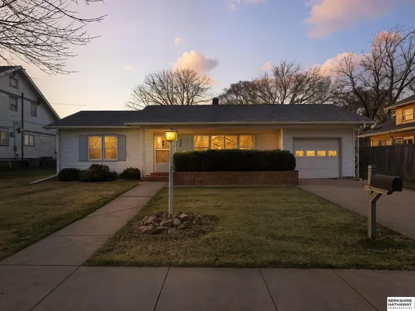 828 S 3rd St, Albion, NE 68620