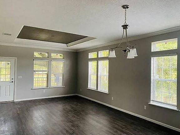 5th image of 2 Niagara Falls Cir