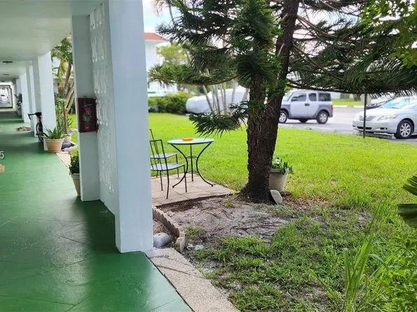 1400 NW 43rd Ter APT 107, Lauderhill, FL 33313