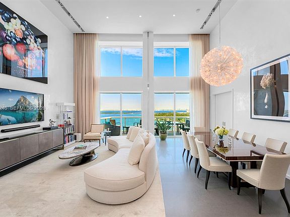 3rd image of 10 Venetian Way #Penthouse 2/3