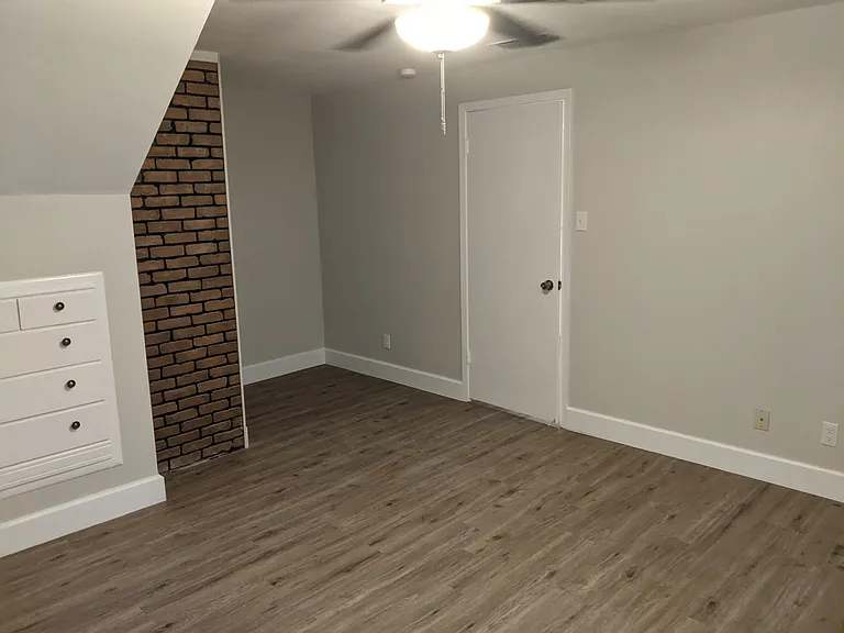 138 Hobson Ln — Photo 15