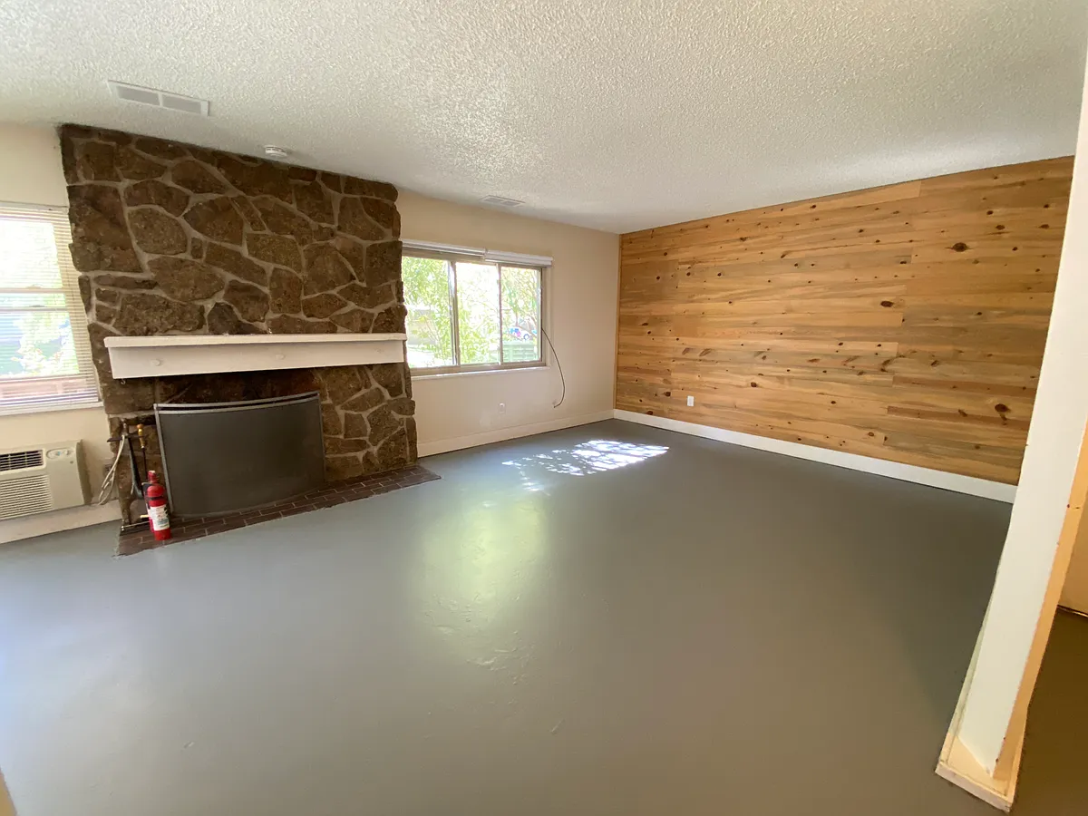 Building Photo - 3345 Chisholm Trl #C101
