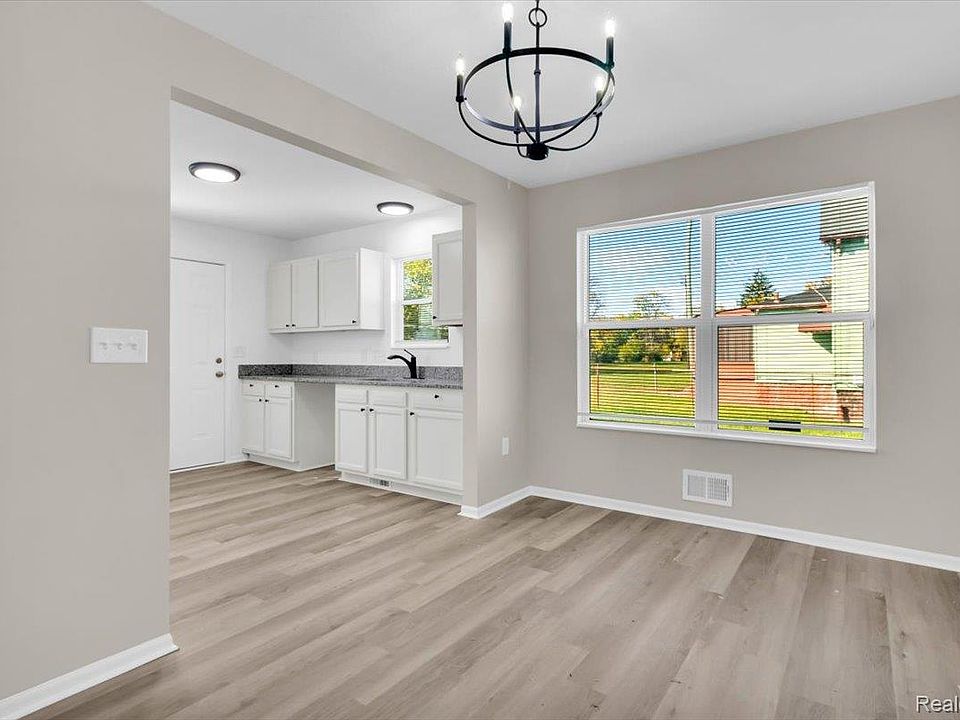 4989 Scotten St, photo 10
