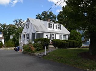 31 Lockwood Ln, Norwalk, CT 06851