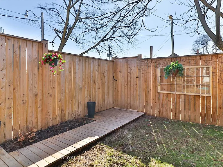 2 Rushbrooke Ave — Photo 30