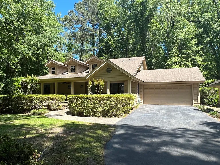 7 Golden Hind Dr — Photo 1