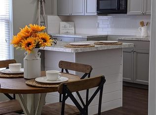 1213 Greenbrier Dr, River Oaks, TX 76114