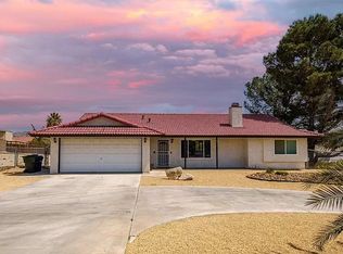 15977 Chiwi Rd, Apple Valley, CA 92307