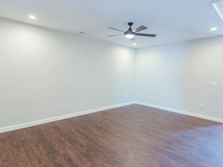33 Michigan Ln — Photo 16