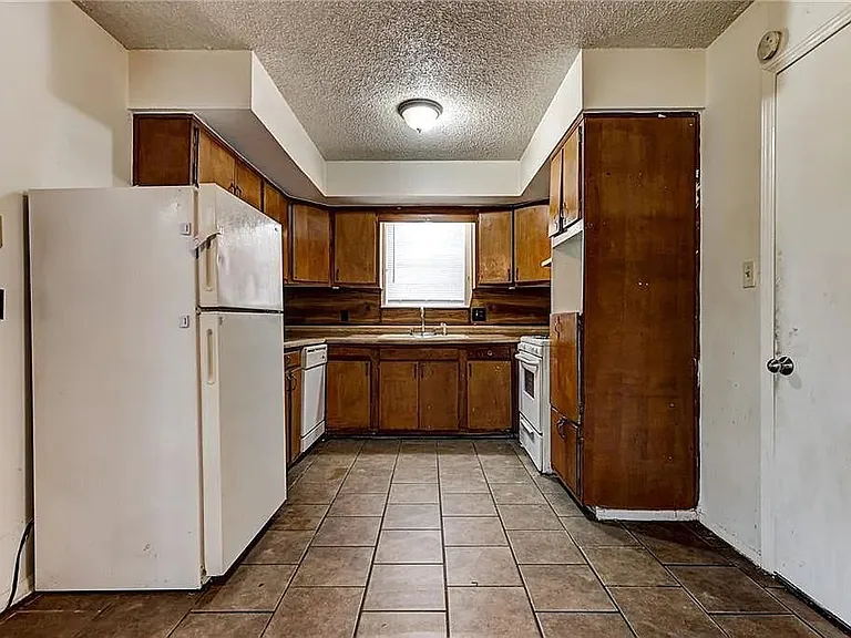 1317 McGregor Dr — Photo 9