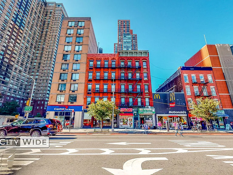 1867 2nd Ave #2D — Photo 9
