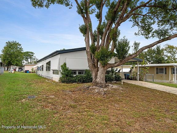 5th image of 14421 Miranna St
