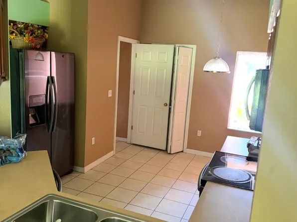 2337 Hamlet Cir, Lakeland, FL 33810