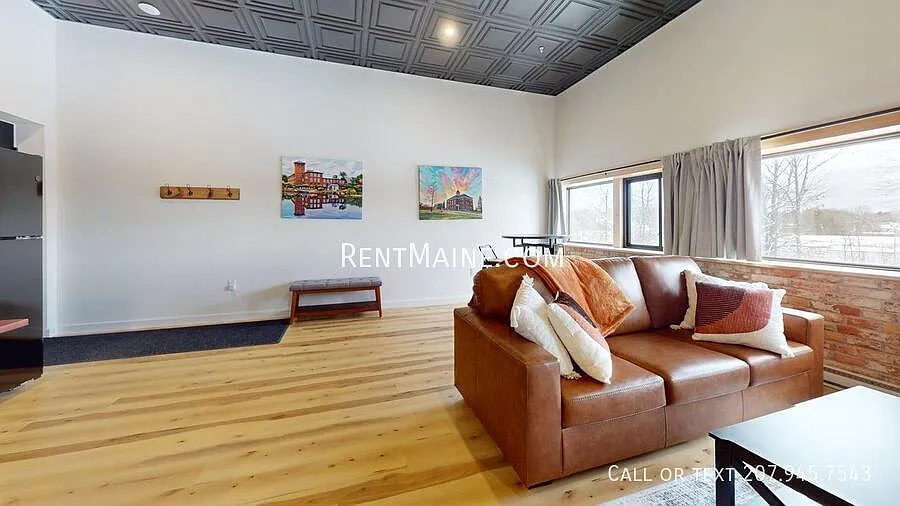 1 bed, 721 sqft, $1,600 — Photo 3