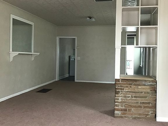 2nd image of 419 Freemont St