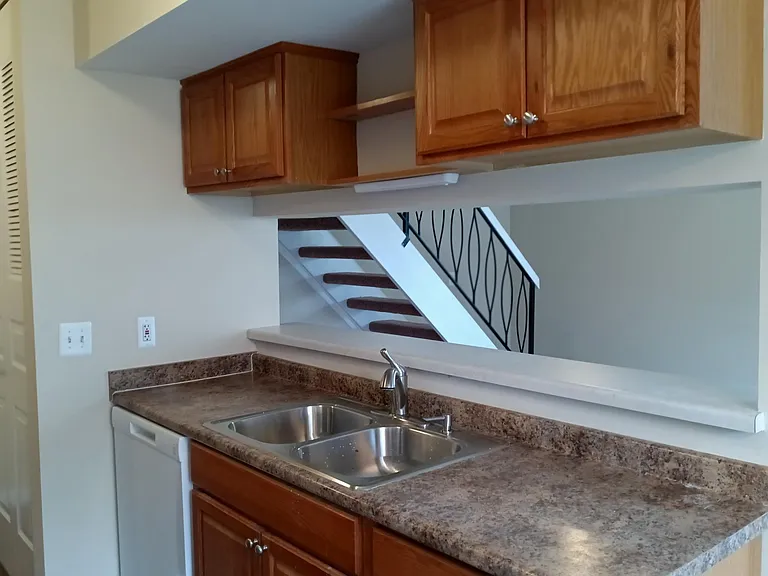3105 Sunnyside Ct — Photo 4