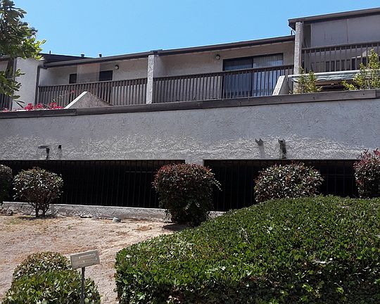 3rd image of 601 S Van Ness Ave APT 4