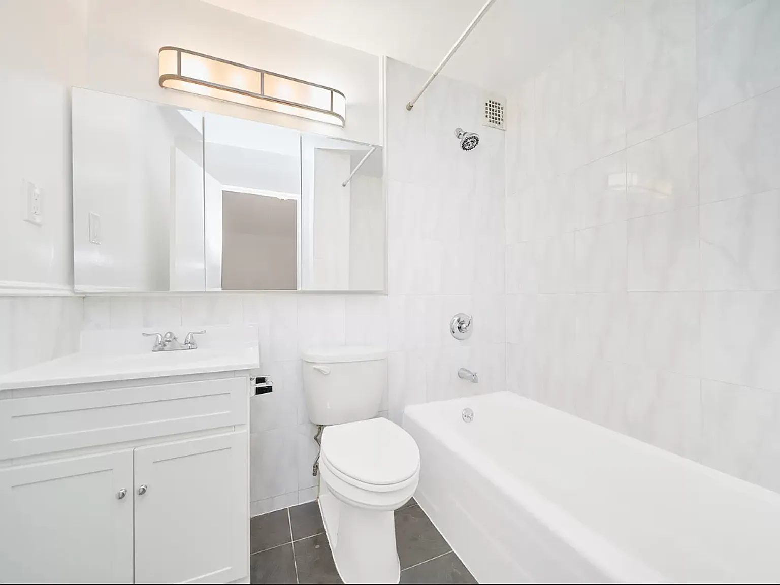 344 E 63rd St — Photo 3