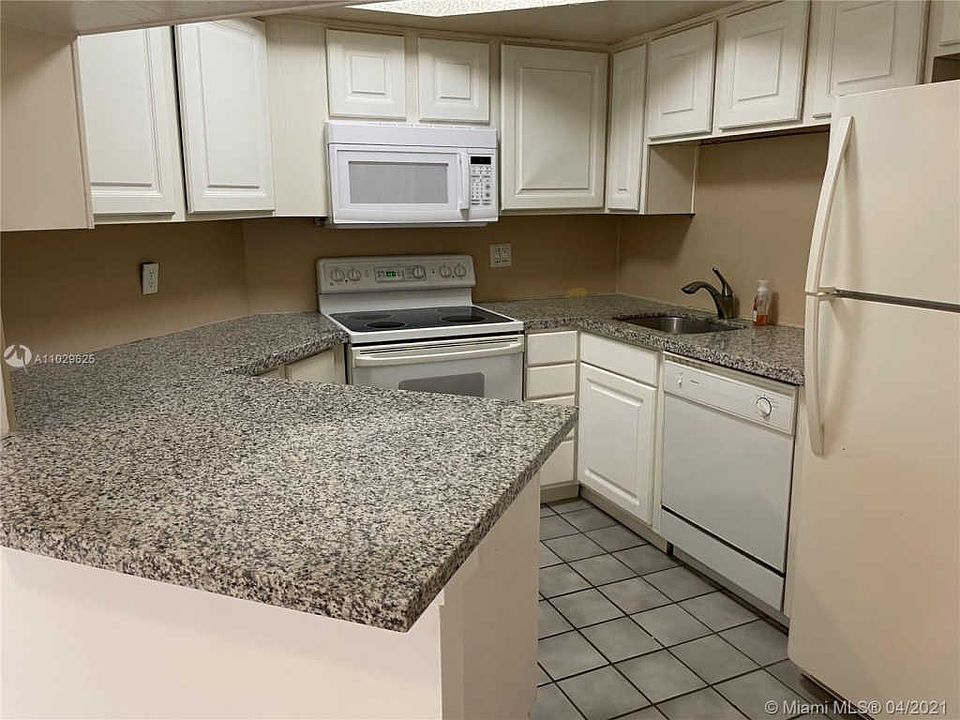 1st image of 8353 Lake Dr APT 103