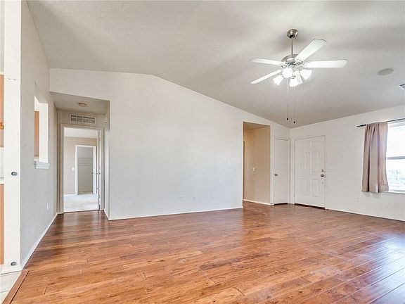 4th image of 316 Bush Creek Way