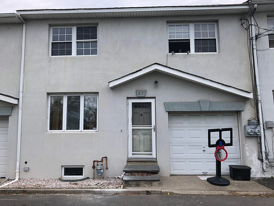 1st image of 27 Linda Ct