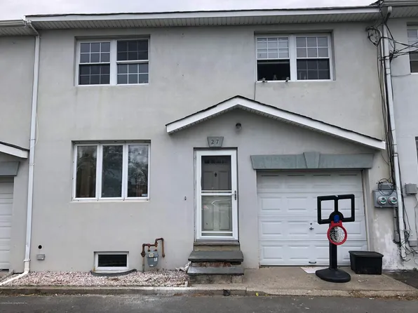 27 Linda Ct, Staten Island, NY 10302