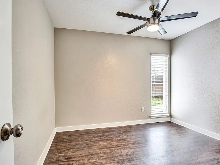 7204 Twin Crest Dr #101 — Photo 11