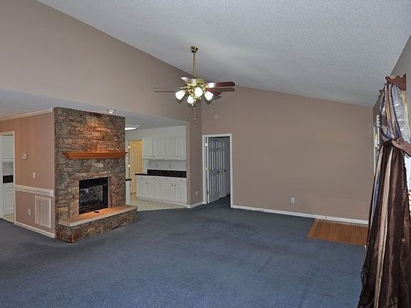 4th image of 115 Woodland Ln