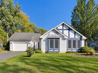 911 Glenwood Ln, Glenview, IL 60025