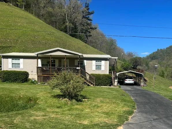 1038 Spicewood Branch Rd, Vansant, VA 24656