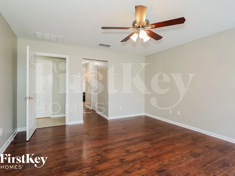 586 Timber Trace Ct — Photo 9