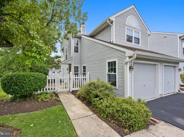 579 Cedar Hollow Dr, Yardley, PA 19067
