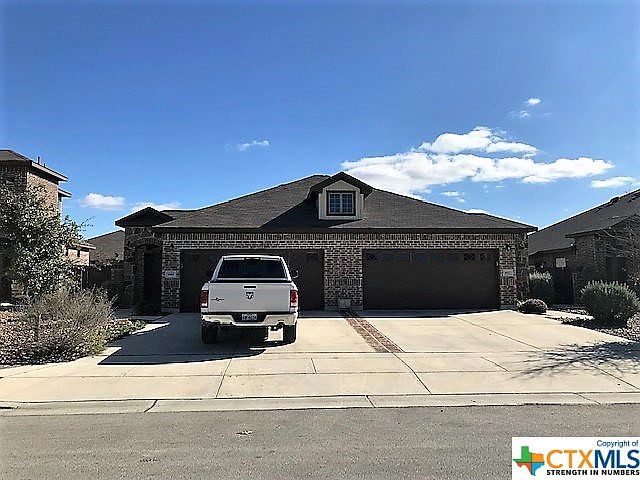 1st image of 657/661 Creekside Cir
