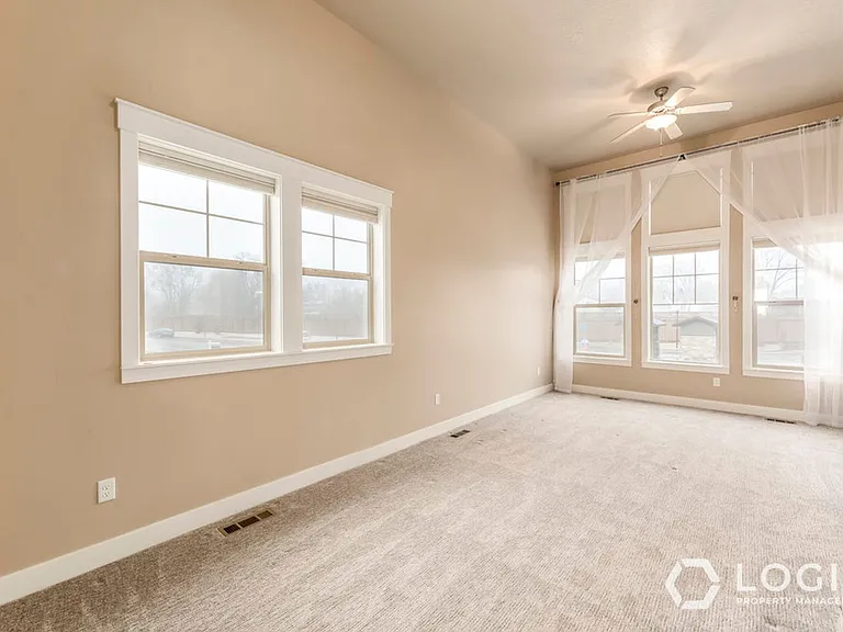 10408 S Beetdigger Blvd — Photo 17