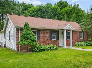 31 Granite St, Walpole, MA 02081