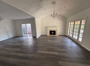120 S Swall Dr, Beverly Hills, CA 90211