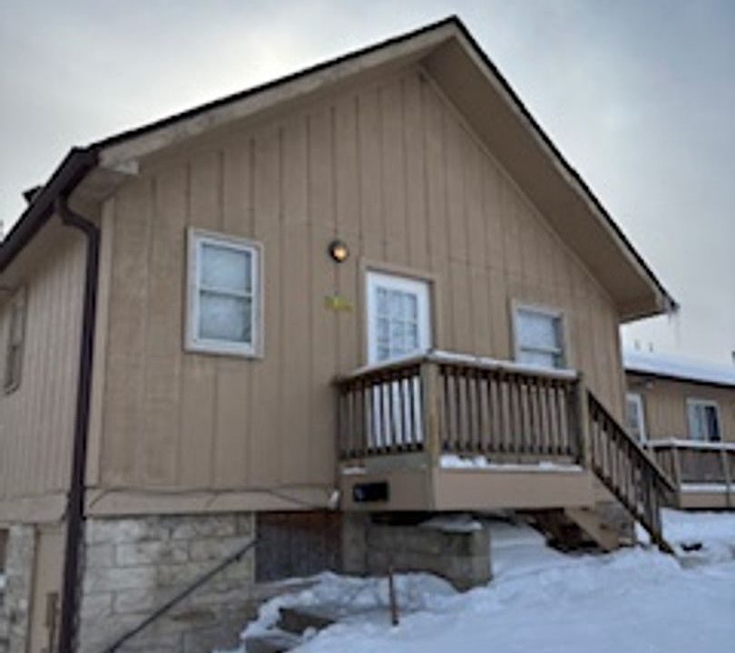 1st image of 800 W 11th St #701