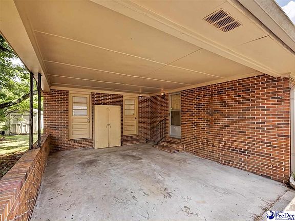 3rd image of 400 Woodward Dr