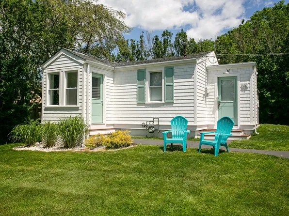 113 Aquidneck Ave, Middletown, RI 02842