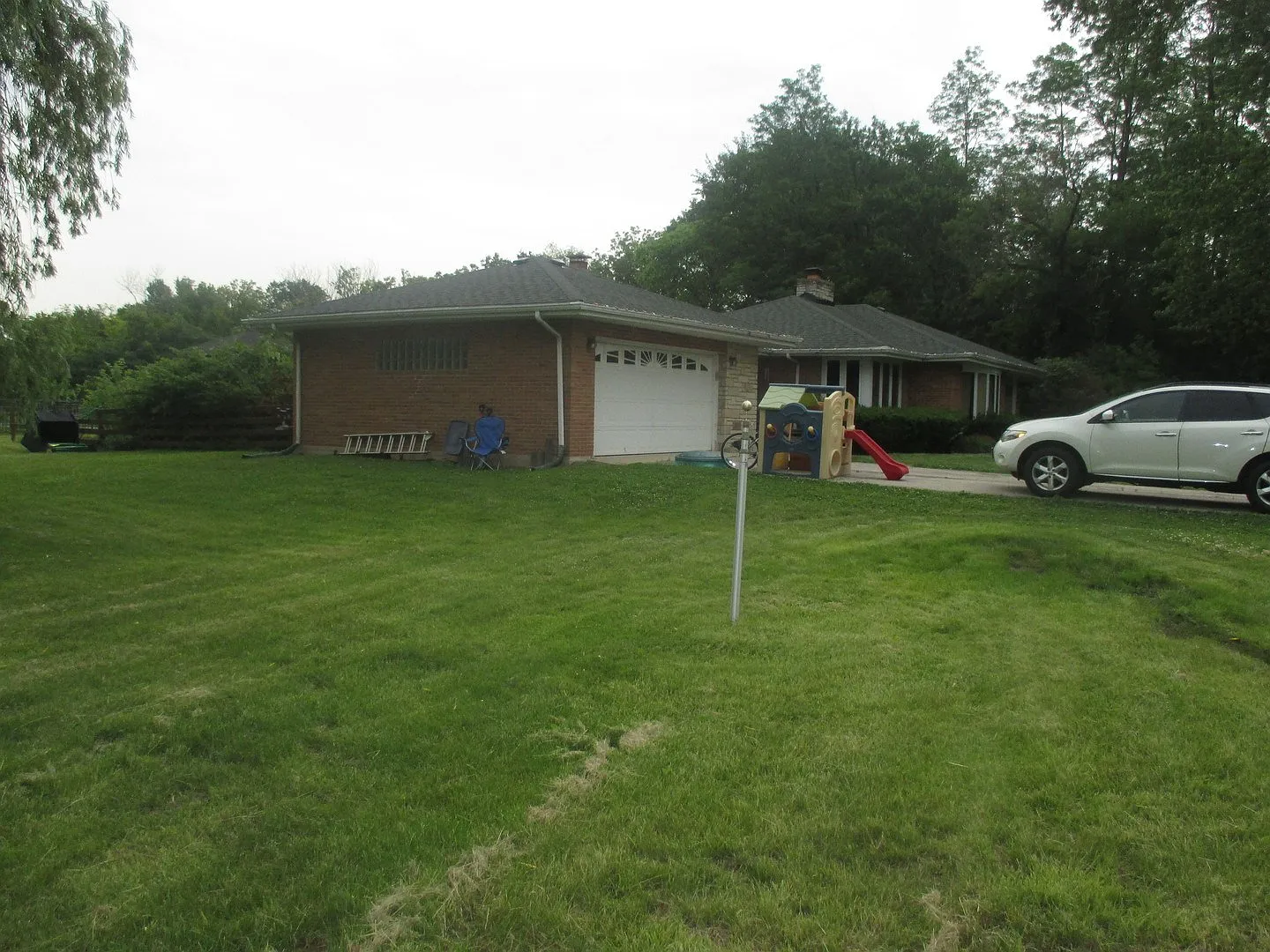 28W074 Roosevelt Rd photo 1