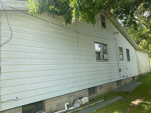 5th image of 250 Courtland Ave