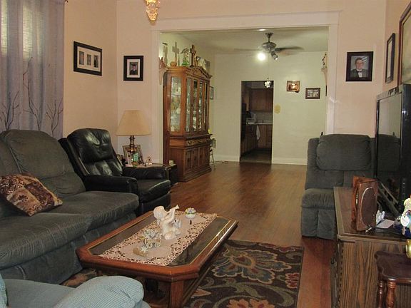 3rd image of 4210 Olcott Ave