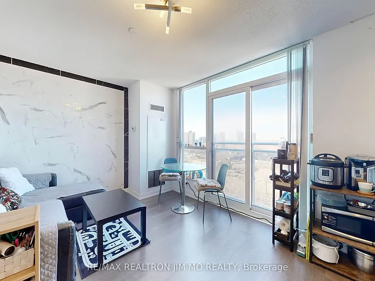 255 Village Green Sq #808 — Photo 10