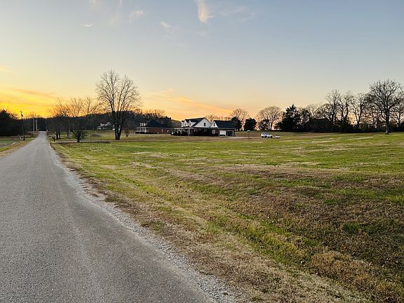 5th image of 1 Sugar Tree Rd