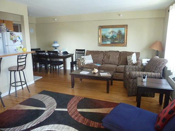 3rd image of 202 N Salem Ave #11B