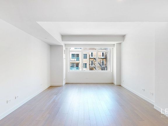 2nd image of 305 E 51st St #Ru5a