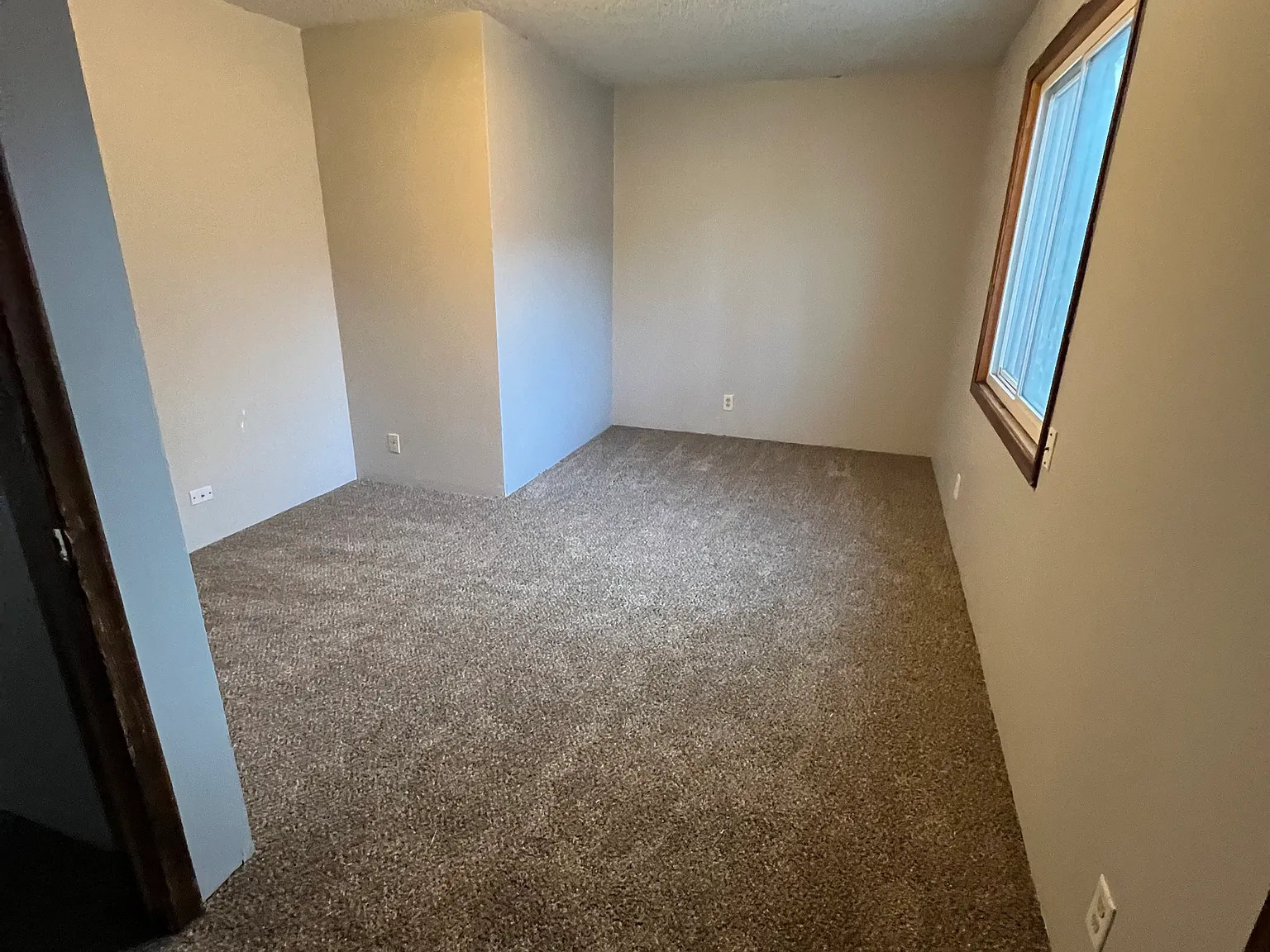 2 bed, 800 sqft, $1,050 — Photo 3