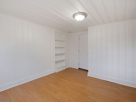 3rd image of 1144 S Dunn Ave