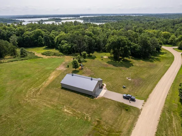 21901 Floyd Lake Dr, Detroit Lakes, MN 56501