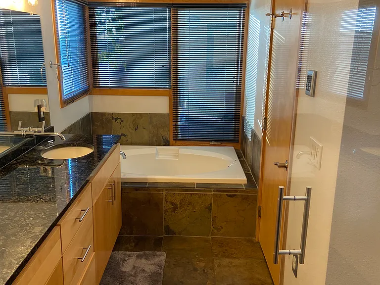 9339 Hilton Ave NE — Photo 40